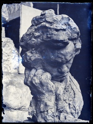 Beethoven, joue appuyée sur une main, sculpture